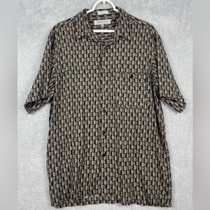 Men’s button up shirts size Large